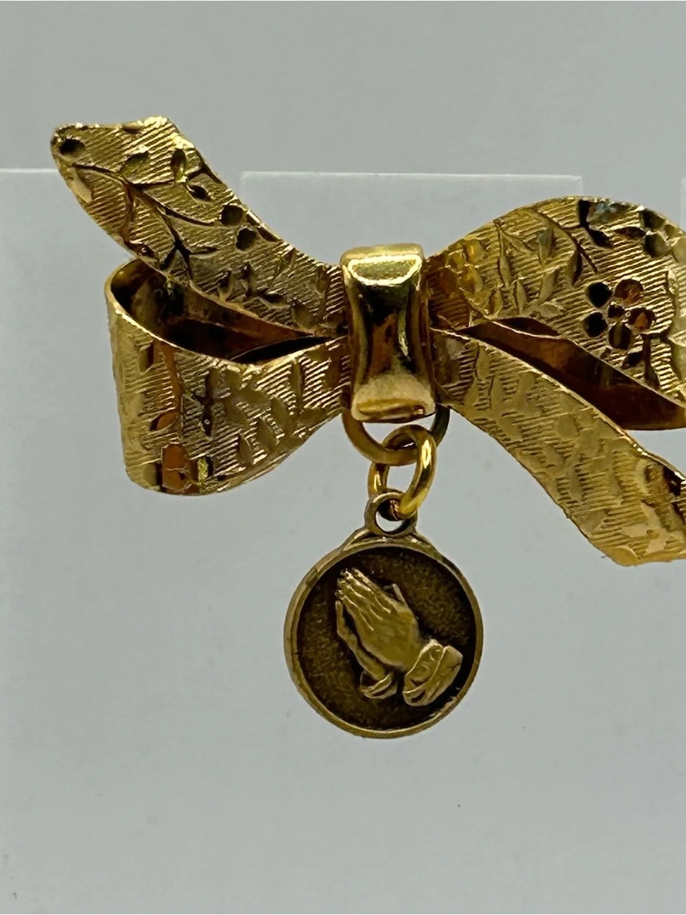 Vintage Serenity Prayer charm gold bow brooch pin